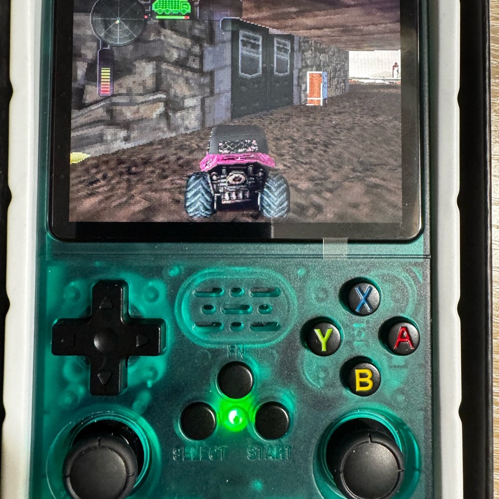 Transparent Handheld Game Console - Picture 5 of 5